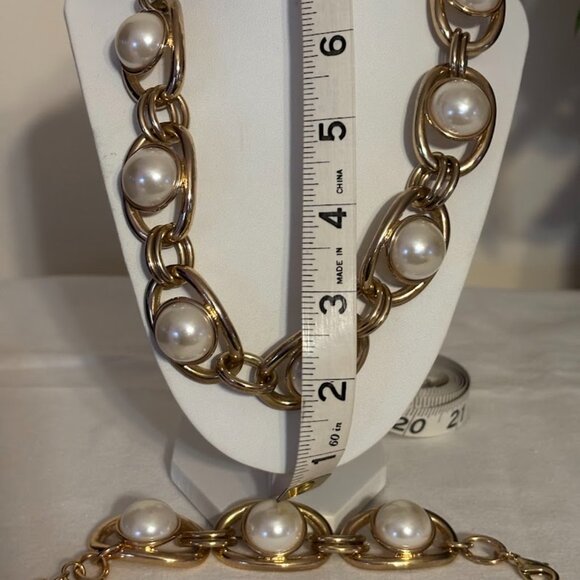 Beautiful Graziano Pearl Necklace (20") and Bracelet set in Gold Tone with pouch - Picture 12 of 16